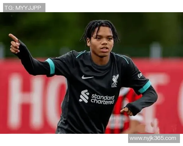 全球足球球星最年轻出道记录榜单揭秘 不容错过的天才少年们 全球足球球星最年轻出道记录榜单揭秘 不容错过的天才少年们