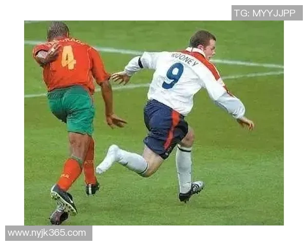 足球明星囧事大揭秘：从尴尬失误到意外事件，笑料不断的幕后故事