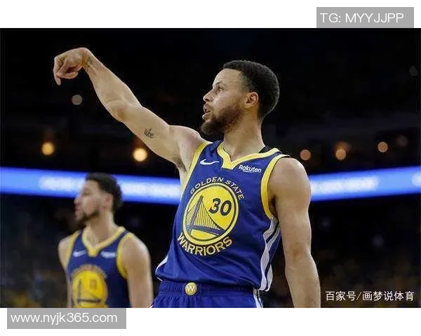 足球球星手部力量揭秘 揭示他们如何利用双手在比赛中创造奇迹 足球球星手部力量揭秘 揭示他们如何利用双手在比赛中创造奇迹